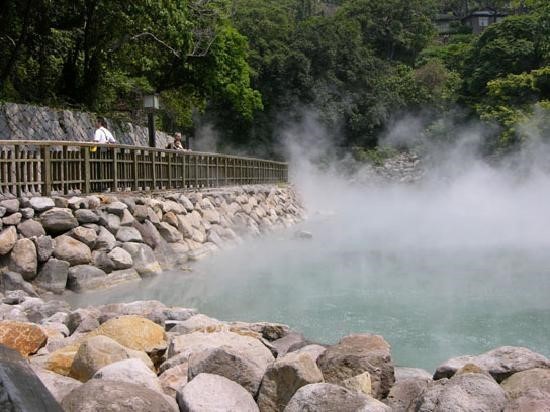 suoi nuoc nong hoa binh
