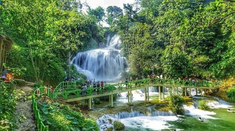 suoi nuoc nong hoa binh